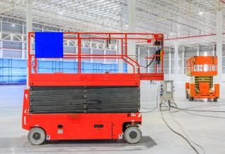 Scissor Lifts in Industrial and Consturction Environments